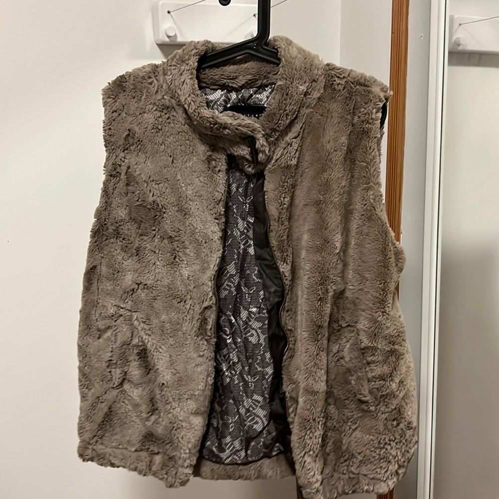 Sanctuary Clothing Beige Oatmeal Faux Fur Teddy Bear Zipup Furry Vest